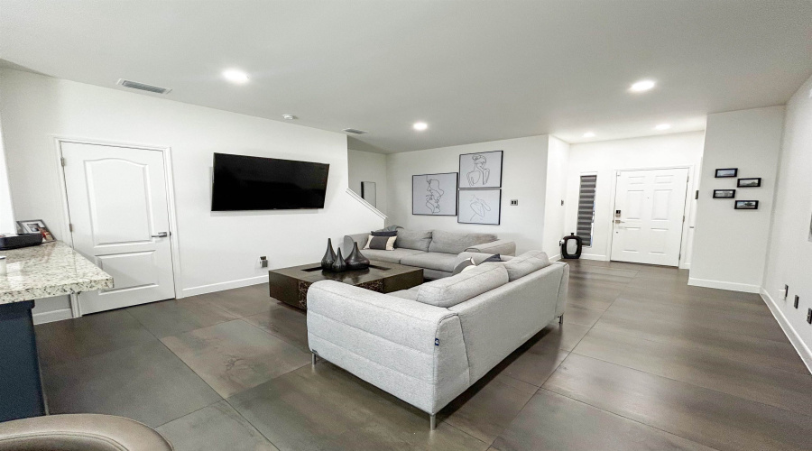 2619 San Isidro Pkwy, Laredo, Texas 78045, 2 Bedrooms Bedrooms, 4 Rooms Rooms,2 BathroomsBathrooms,Residential,For Sale,2619 San Isidro Pkwy,20253878