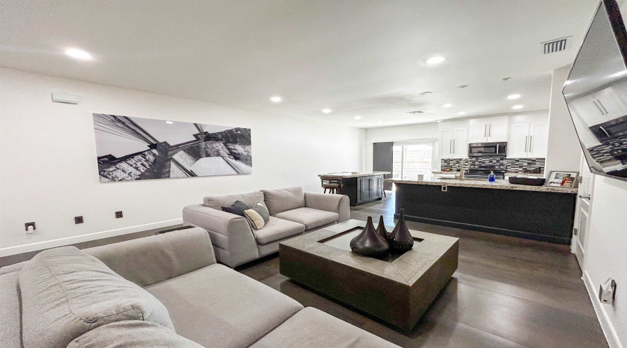 2619 San Isidro Pkwy, Laredo, Texas 78045, 2 Bedrooms Bedrooms, 4 Rooms Rooms,2 BathroomsBathrooms,Residential,For Sale,2619 San Isidro Pkwy,20253878