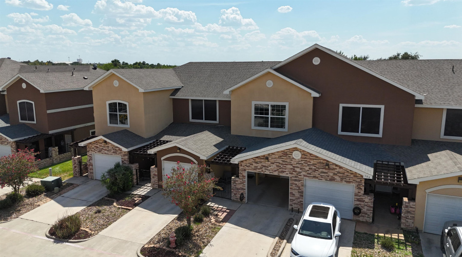 2619 San Isidro Pkwy, Laredo, Texas 78045, 2 Bedrooms Bedrooms, 4 Rooms Rooms,2 BathroomsBathrooms,Residential,For Sale,2619 San Isidro Pkwy,20253878