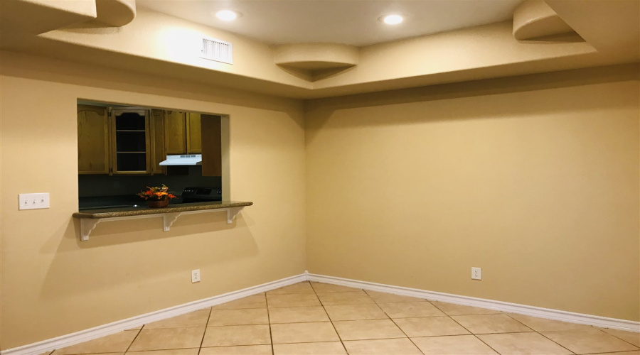 1000 Ranchway Dr, Laredo, Texas 78045, 3 Bedrooms Bedrooms, 7 Rooms Rooms,3 BathroomsBathrooms,Residential,For Rent,1000 Ranchway Dr,20253883