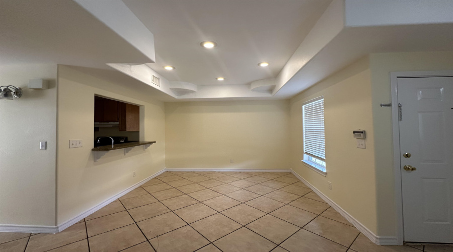 1000 Ranchway Dr, Laredo, Texas 78045, 3 Bedrooms Bedrooms, 7 Rooms Rooms,3 BathroomsBathrooms,Residential,For Rent,1000 Ranchway Dr,20253883