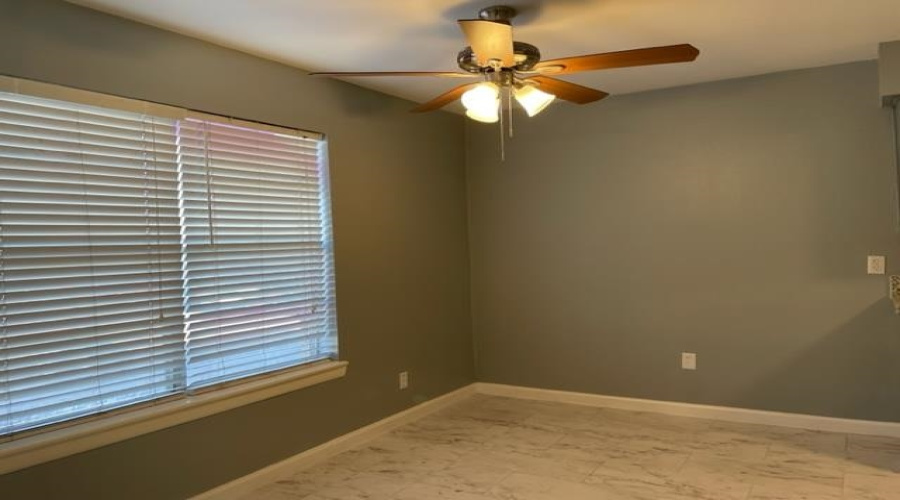 4902 Marcella Ave, Laredo, Texas 78041, 3 Bedrooms Bedrooms, 5 Rooms Rooms,1 BathroomBathrooms,Residential,For Rent,4902 Marcella Ave,20253885