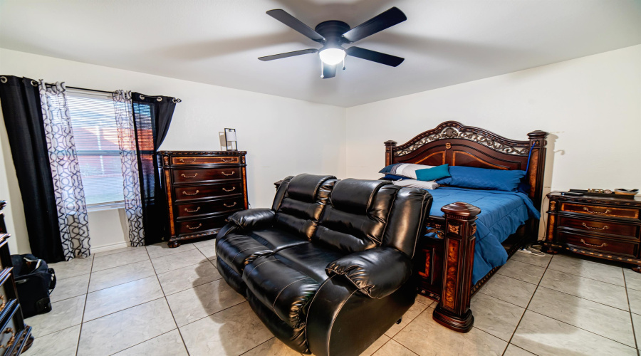 2139 Lima Lp, Laredo, Texas 78045, 5 Bedrooms Bedrooms, 7 Rooms Rooms,2 BathroomsBathrooms,Residential,For Sale,2139 Lima Lp,20253890