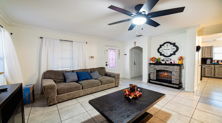 2139 Lima Lp, Laredo, Texas 78045, 5 Bedrooms Bedrooms, 7 Rooms Rooms,2 BathroomsBathrooms,Residential,For Sale,2139 Lima Lp,20253890