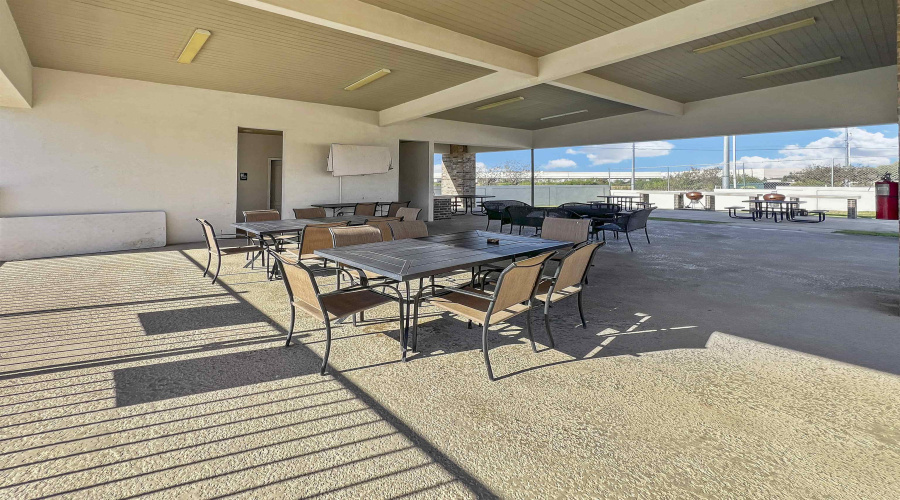 10902 International Blvd, LAREDO, Texas 78045, 3 Bedrooms Bedrooms, 5 Rooms Rooms,2 BathroomsBathrooms,Residential,For Rent,10902 International Blvd,20253892