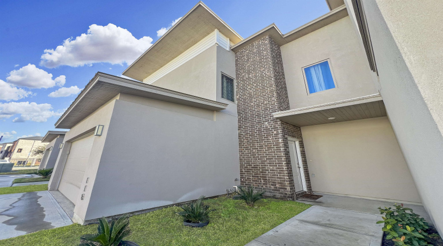 10902 International Blvd, LAREDO, Texas 78045, 3 Bedrooms Bedrooms, 5 Rooms Rooms,2 BathroomsBathrooms,Residential,For Rent,10902 International Blvd,20253892