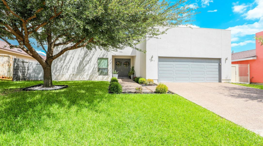 1107 Harlan St, Laredo, Texas 78045, 3 Bedrooms Bedrooms, 7 Rooms Rooms,2 BathroomsBathrooms,Residential,For Sale,1107 Harlan St,20253894