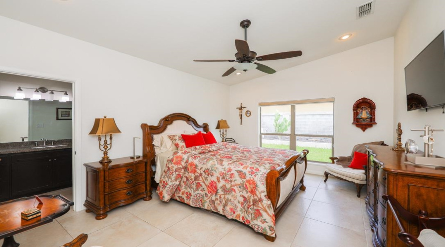 1107 Harlan St, Laredo, Texas 78045, 3 Bedrooms Bedrooms, 7 Rooms Rooms,2 BathroomsBathrooms,Residential,For Sale,1107 Harlan St,20253894