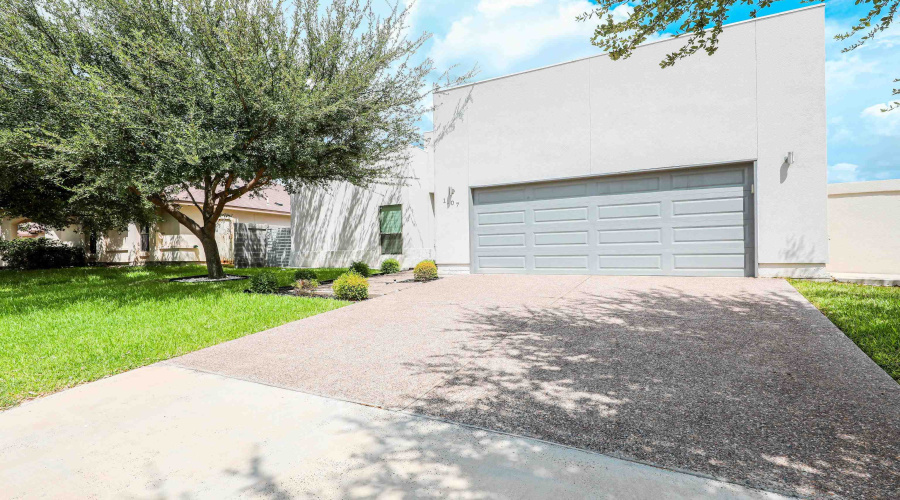 1107 Harlan St, Laredo, Texas 78045, 3 Bedrooms Bedrooms, 7 Rooms Rooms,2 BathroomsBathrooms,Residential,For Sale,1107 Harlan St,20253894