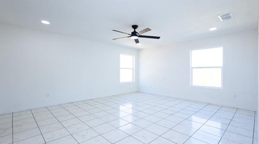 204 Alicante Dr, LAREDO, Texas 78046, 3 Bedrooms Bedrooms, 4 Rooms Rooms,2 BathroomsBathrooms,Residential,For Sale,204 Alicante Dr,20253896