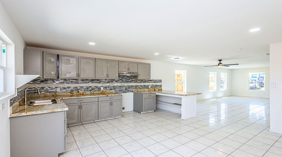 204 Alicante Dr, LAREDO, Texas 78046, 3 Bedrooms Bedrooms, 4 Rooms Rooms,2 BathroomsBathrooms,Residential,For Sale,204 Alicante Dr,20253896