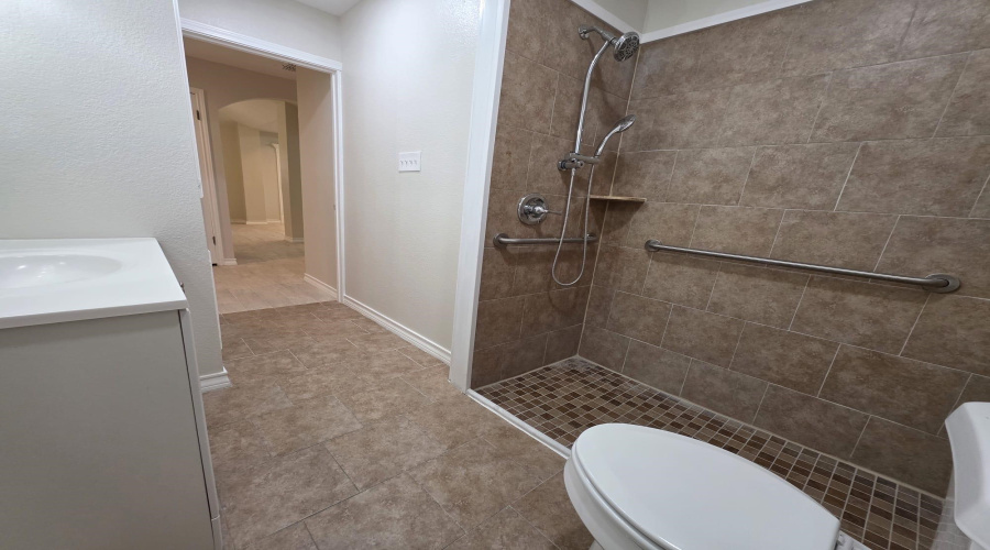 1703 Violeta Ct, Laredo, Texas 78041, 4 Bedrooms Bedrooms, 6 Rooms Rooms,2 BathroomsBathrooms,Residential,For Rent,1703 Violeta Ct,20253898