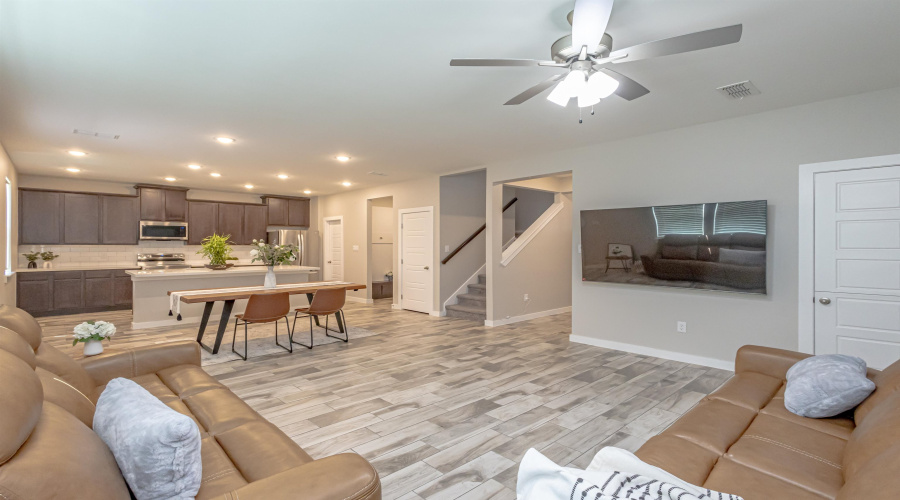 1615 Sambar Lp, Laredo, Texas 78045, 3 Bedrooms Bedrooms, 6 Rooms Rooms,2 BathroomsBathrooms,Residential,For Sale,1615 Sambar Lp,20253900