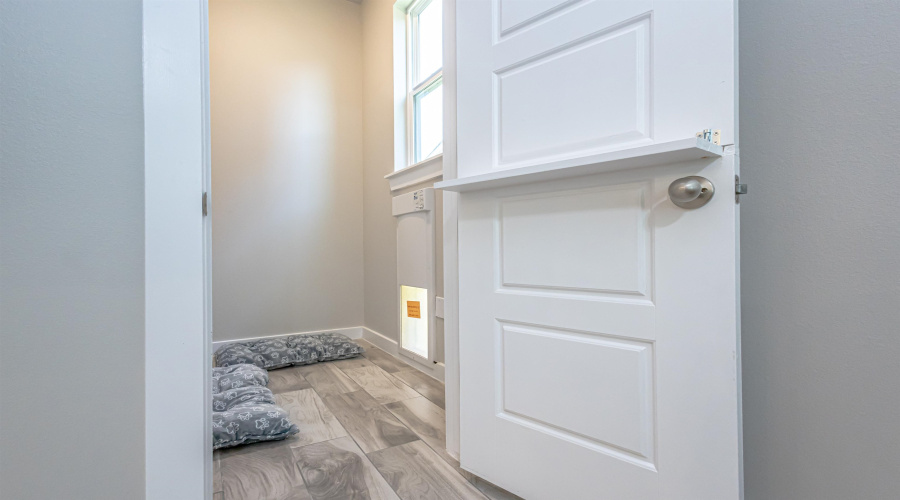 1615 Sambar Lp, Laredo, Texas 78045, 3 Bedrooms Bedrooms, 6 Rooms Rooms,2 BathroomsBathrooms,Residential,For Sale,1615 Sambar Lp,20253900