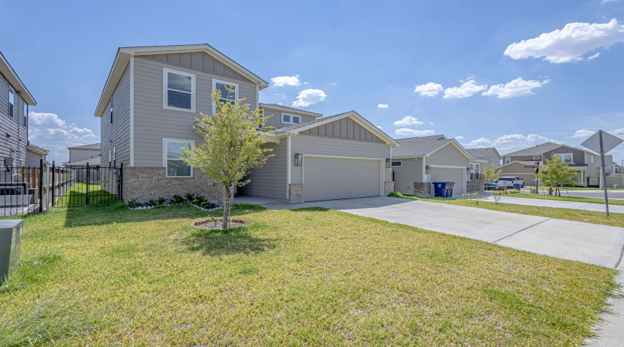 1615 Sambar Lp, Laredo, Texas 78045, 3 Bedrooms Bedrooms, 6 Rooms Rooms,2 BathroomsBathrooms,Residential,For Sale,1615 Sambar Lp,20253900