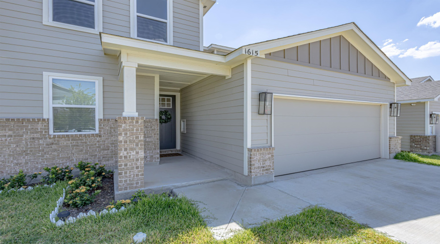 1615 Sambar Lp, Laredo, Texas 78045, 3 Bedrooms Bedrooms, 6 Rooms Rooms,2 BathroomsBathrooms,Residential,For Sale,1615 Sambar Lp,20253900