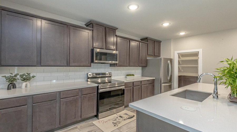 1615 Sambar Lp, Laredo, Texas 78045, 3 Bedrooms Bedrooms, 6 Rooms Rooms,2 BathroomsBathrooms,Residential,For Sale,1615 Sambar Lp,20253900