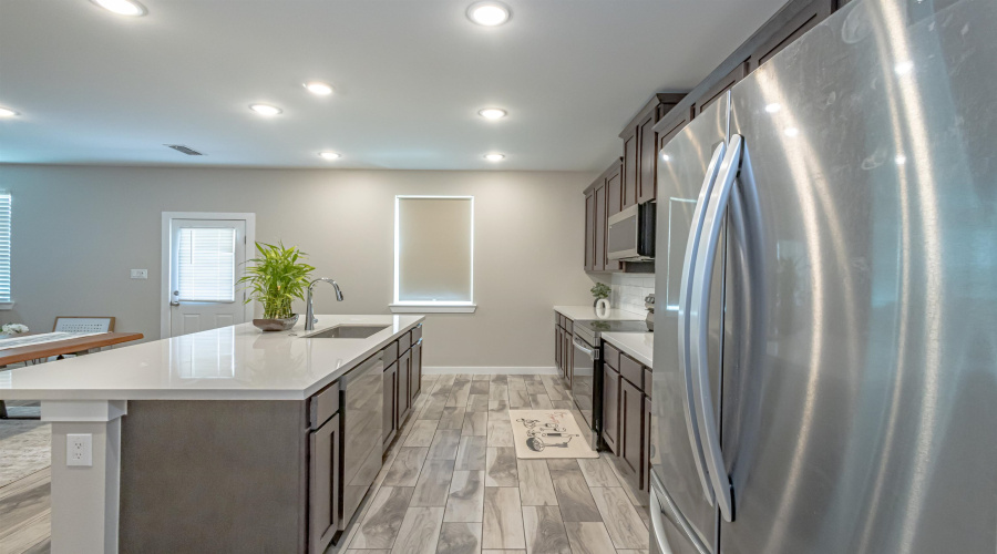 1615 Sambar Lp, Laredo, Texas 78045, 3 Bedrooms Bedrooms, 6 Rooms Rooms,2 BathroomsBathrooms,Residential,For Sale,1615 Sambar Lp,20253900