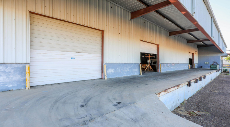 14415 Import Rd, Laredo, Texas 78045, 1 Bedroom Bedrooms, 6 Rooms Rooms,2 BathroomsBathrooms,Commercial/industrial,For Rent,14415 Import Rd,20254008