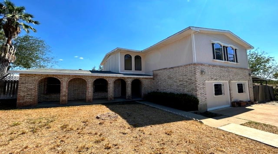 317 Farrell Rd, Laredo, Texas 78045, 3 Bedrooms Bedrooms, 7 Rooms Rooms,3 BathroomsBathrooms,Residential,For Sale,317 Farrell Rd,20253915