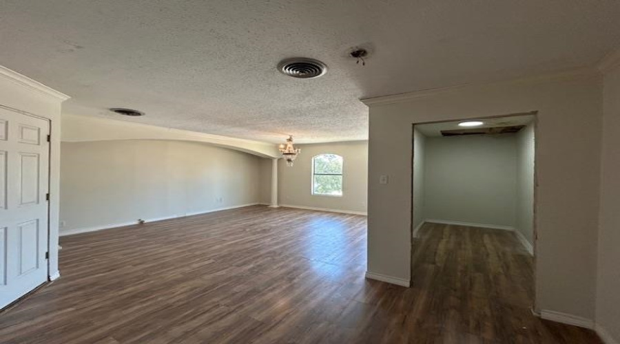 317 Farrell Rd, Laredo, Texas 78045, 3 Bedrooms Bedrooms, 7 Rooms Rooms,3 BathroomsBathrooms,Residential,For Sale,317 Farrell Rd,20253915