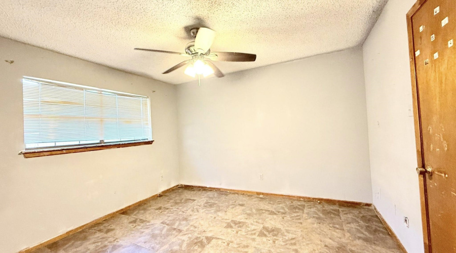 2600 E Montgomery St, Laredo, Texas 78043, 4 Bedrooms Bedrooms, 6 Rooms Rooms,2 BathroomsBathrooms,Residential,For Sale,2600 E Montgomery St,20253916