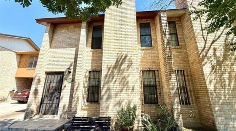 2600 E Montgomery St, Laredo, Texas 78043, 4 Bedrooms Bedrooms, 6 Rooms Rooms,2 BathroomsBathrooms,Residential,For Sale,2600 E Montgomery St,20253916
