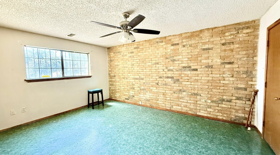 2600 E Montgomery St, Laredo, Texas 78043, 4 Bedrooms Bedrooms, 6 Rooms Rooms,2 BathroomsBathrooms,Residential,For Sale,2600 E Montgomery St,20253916