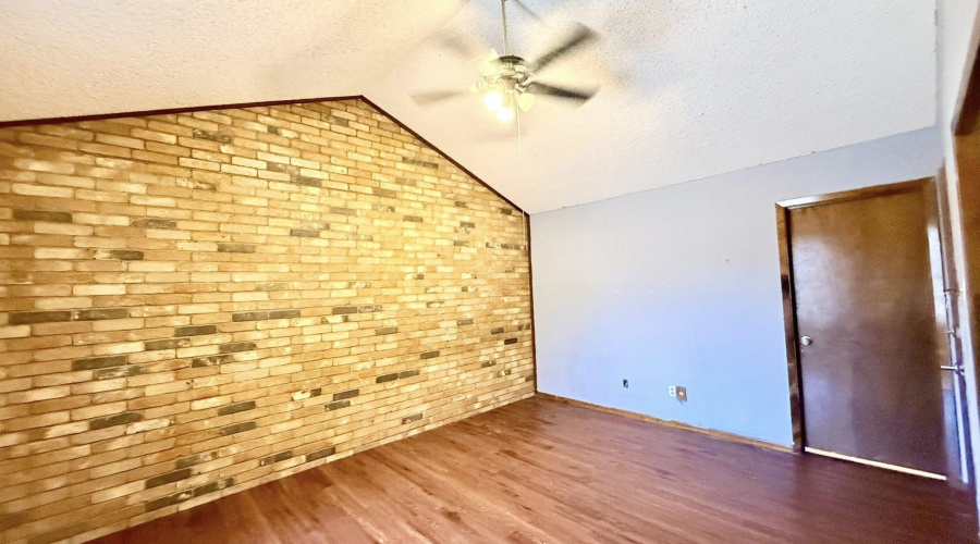 2600 E Montgomery St, Laredo, Texas 78043, 4 Bedrooms Bedrooms, 6 Rooms Rooms,2 BathroomsBathrooms,Residential,For Sale,2600 E Montgomery St,20253916