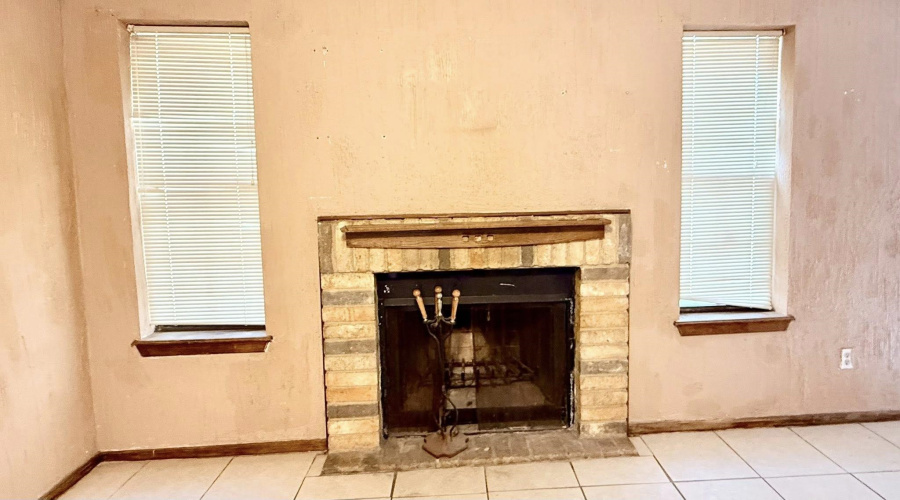 2600 E Montgomery St, Laredo, Texas 78043, 4 Bedrooms Bedrooms, 6 Rooms Rooms,2 BathroomsBathrooms,Residential,For Sale,2600 E Montgomery St,20253916