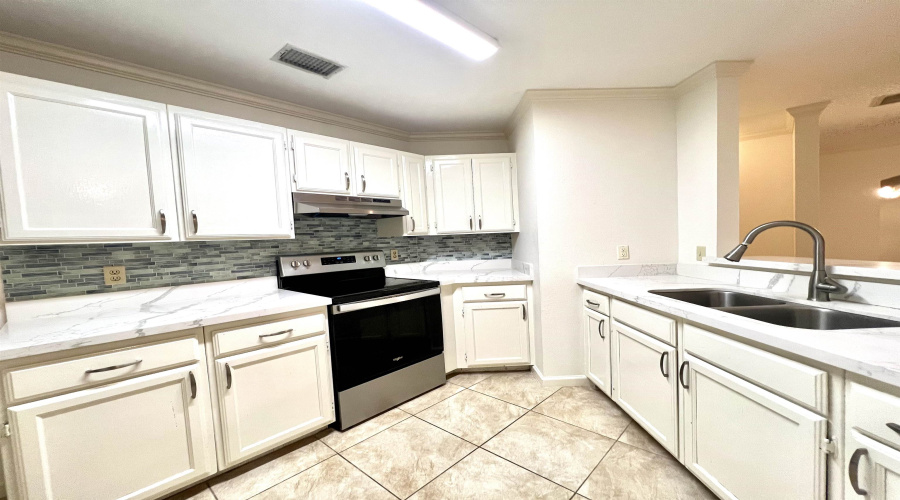 601 St James Dr, Laredo, Texas 78041, 3 Bedrooms Bedrooms, 6 Rooms Rooms,2 BathroomsBathrooms,Residential,For Rent,601 St James Dr,20253918