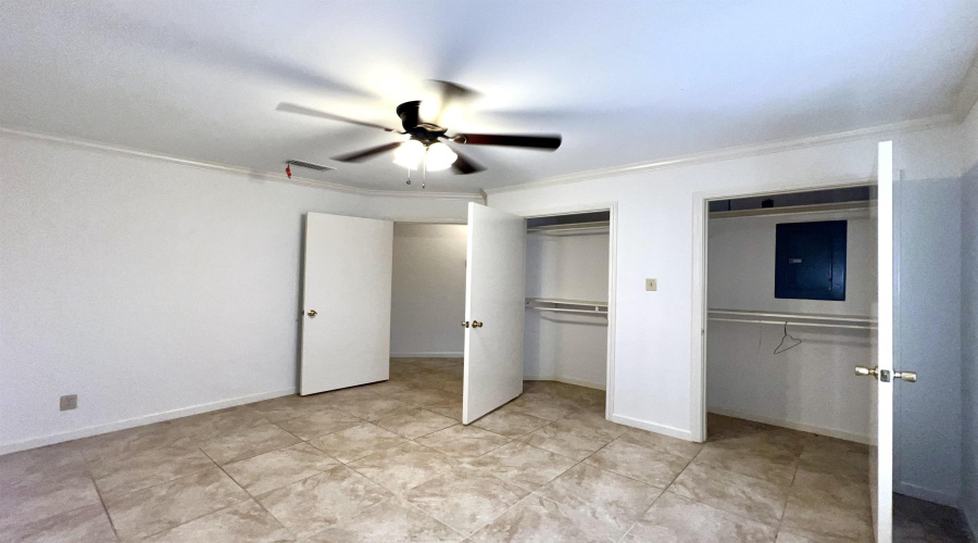 601 St James Dr, Laredo, Texas 78041, 3 Bedrooms Bedrooms, 6 Rooms Rooms,2 BathroomsBathrooms,Residential,For Rent,601 St James Dr,20253918