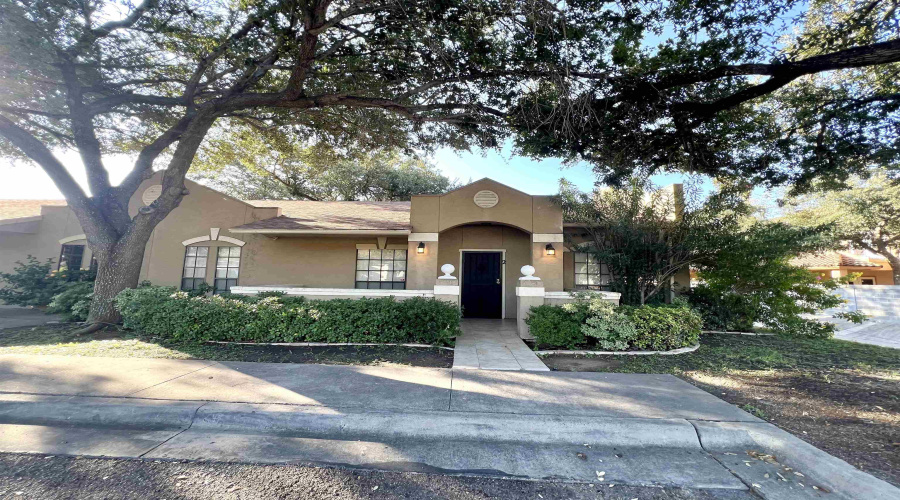 601 St James Dr, Laredo, Texas 78041, 3 Bedrooms Bedrooms, 6 Rooms Rooms,2 BathroomsBathrooms,Residential,For Rent,601 St James Dr,20253918