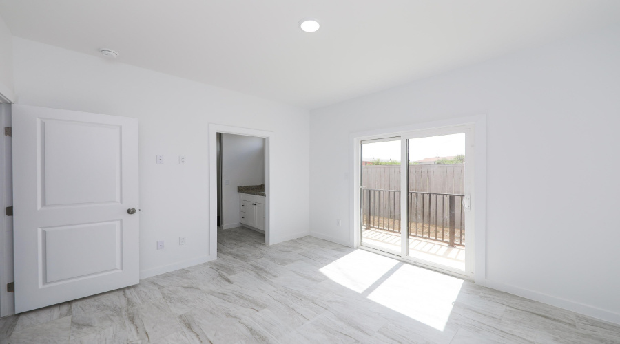 3911 Casa Blanca Lake Rd, Laredo, Texas 78041, 3 Bedrooms Bedrooms, 5 Rooms Rooms,2 BathroomsBathrooms,Residential,For Rent,3911 Casa Blanca Lake Rd,20253921