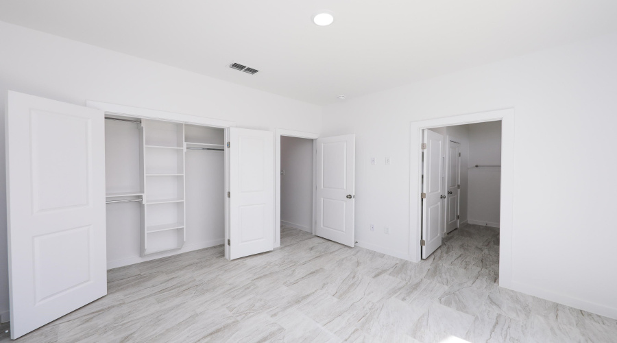 3911 Casa Blanca Lake Rd, Laredo, Texas 78041, 3 Bedrooms Bedrooms, 5 Rooms Rooms,2 BathroomsBathrooms,Residential,For Rent,3911 Casa Blanca Lake Rd,20253921