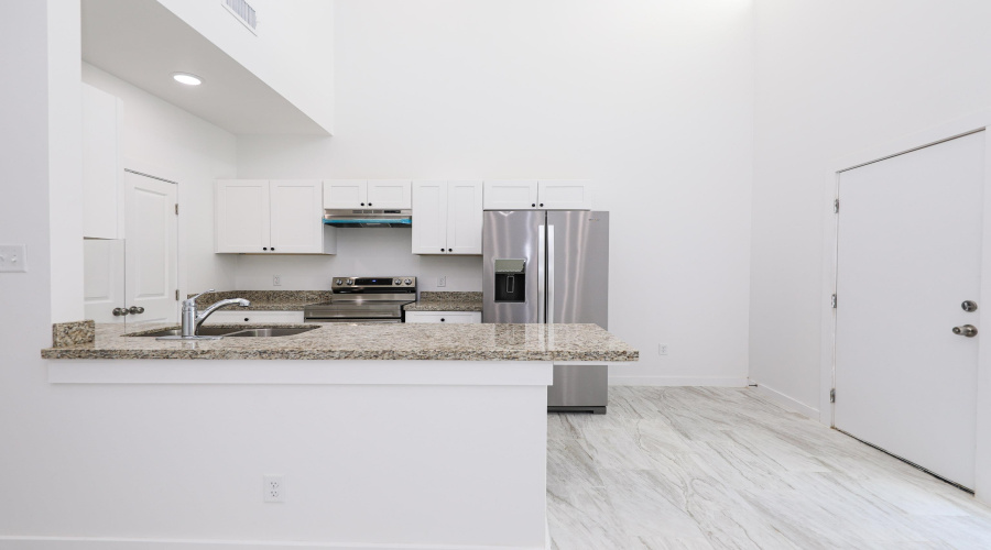 3911 Casa Blanca Lake Rd, Laredo, Texas 78041, 3 Bedrooms Bedrooms, 5 Rooms Rooms,2 BathroomsBathrooms,Residential,For Rent,3911 Casa Blanca Lake Rd,20253921