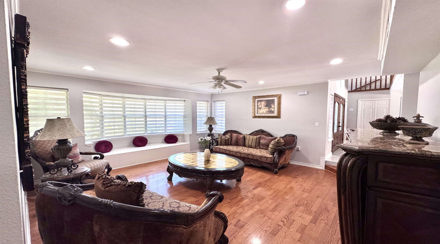 313 Linden Ln, Laredo, Texas 78041, 6 Bedrooms Bedrooms, 14 Rooms Rooms,5 BathroomsBathrooms,Residential,For Rent,313 Linden Ln,20253922 313 Linden Ln, Laredo, Texas 78041, 6 Bedrooms Bedrooms, 14 Rooms Rooms,5 BathroomsBathrooms,Residential,For Rent,313 Linden Ln,20253922