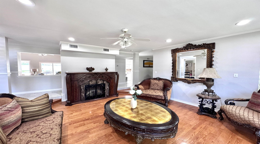 313 Linden Ln, Laredo, Texas 78041, 6 Bedrooms Bedrooms, 14 Rooms Rooms,5 BathroomsBathrooms,Residential,For Rent,313 Linden Ln,20253922 313 Linden Ln, Laredo, Texas 78041, 6 Bedrooms Bedrooms, 14 Rooms Rooms,5 BathroomsBathrooms,Residential,For Rent,313 Linden Ln,20253922