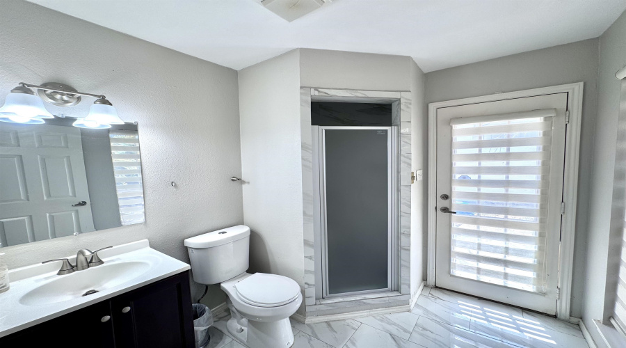 313 Linden Ln, Laredo, Texas 78041, 6 Bedrooms Bedrooms, 14 Rooms Rooms,5 BathroomsBathrooms,Residential,For Rent,313 Linden Ln,20253922 313 Linden Ln, Laredo, Texas 78041, 6 Bedrooms Bedrooms, 14 Rooms Rooms,5 BathroomsBathrooms,Residential,For Rent,313 Linden Ln,20253922