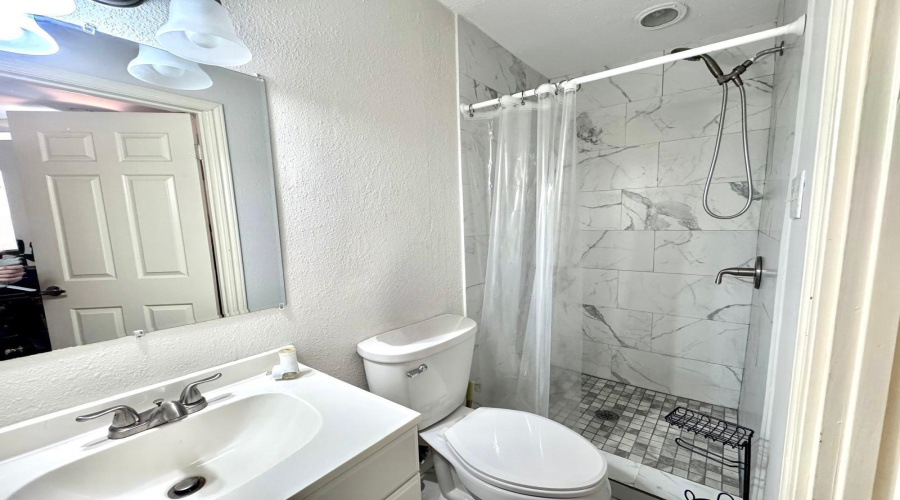 313 Linden Ln, Laredo, Texas 78041, 6 Bedrooms Bedrooms, 14 Rooms Rooms,5 BathroomsBathrooms,Residential,For Rent,313 Linden Ln,20253922 313 Linden Ln, Laredo, Texas 78041, 6 Bedrooms Bedrooms, 14 Rooms Rooms,5 BathroomsBathrooms,Residential,For Rent,313 Linden Ln,20253922