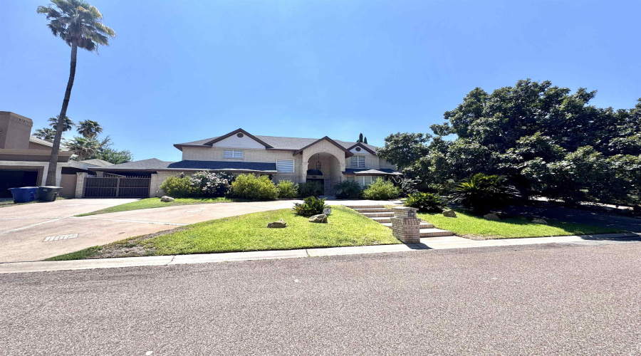 313 Linden Ln, Laredo, Texas 78041, 6 Bedrooms Bedrooms, 14 Rooms Rooms,5 BathroomsBathrooms,Residential,For Rent,313 Linden Ln,20253922 313 Linden Ln, Laredo, Texas 78041, 6 Bedrooms Bedrooms, 14 Rooms Rooms,5 BathroomsBathrooms,Residential,For Rent,313 Linden Ln,20253922
