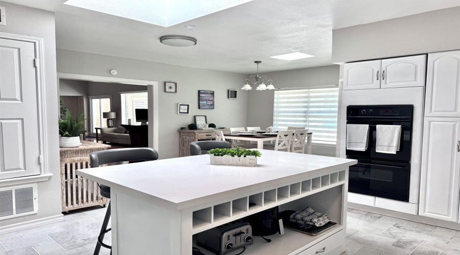 313 Linden Ln, Laredo, Texas 78041, 6 Bedrooms Bedrooms, 14 Rooms Rooms,5 BathroomsBathrooms,Residential,For Rent,313 Linden Ln,20253922 313 Linden Ln, Laredo, Texas 78041, 6 Bedrooms Bedrooms, 14 Rooms Rooms,5 BathroomsBathrooms,Residential,For Rent,313 Linden Ln,20253922