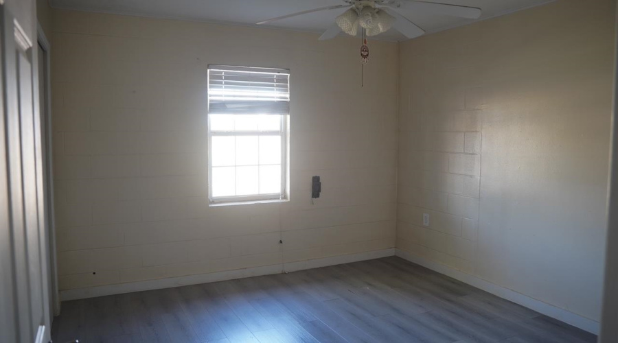 401 E Linar St, Hebbronville, Texas 78361, 3 Bedrooms Bedrooms, 6 Rooms Rooms,2 BathroomsBathrooms,Residential,For Sale,401 E Linar St,20253923
