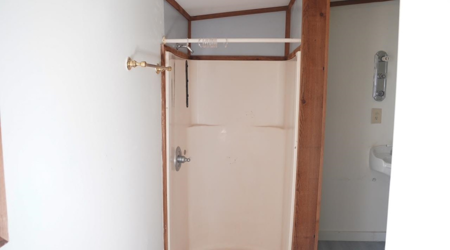 401 E Linar St, Hebbronville, Texas 78361, 3 Bedrooms Bedrooms, 6 Rooms Rooms,2 BathroomsBathrooms,Residential,For Sale,401 E Linar St,20253923