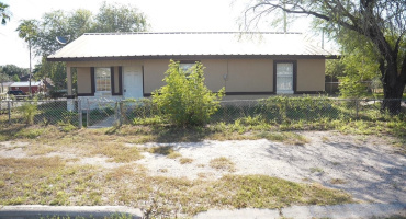 401 E Linar St, Hebbronville, Texas 78361, 3 Bedrooms Bedrooms, 6 Rooms Rooms,2 BathroomsBathrooms,Residential,For Sale,401 E Linar St,20253923