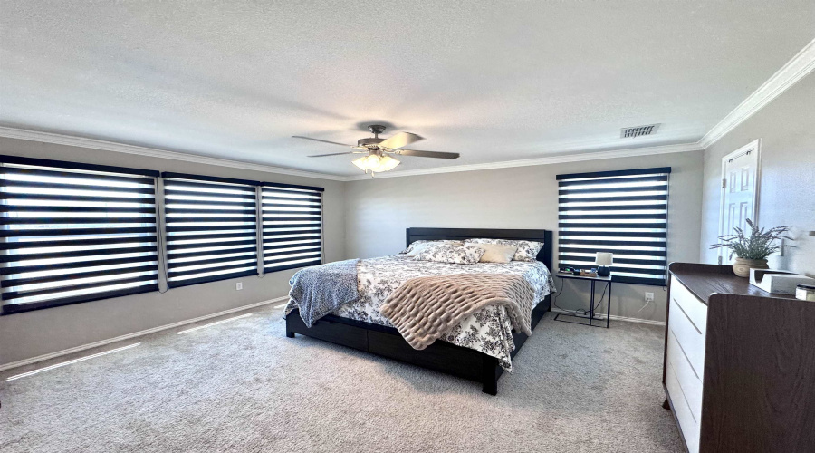 9941 Rosary, Laredo, Texas 78045, 4 Bedrooms Bedrooms, 9 Rooms Rooms,3 BathroomsBathrooms,Residential,For Sale,9941 Rosary,20253924