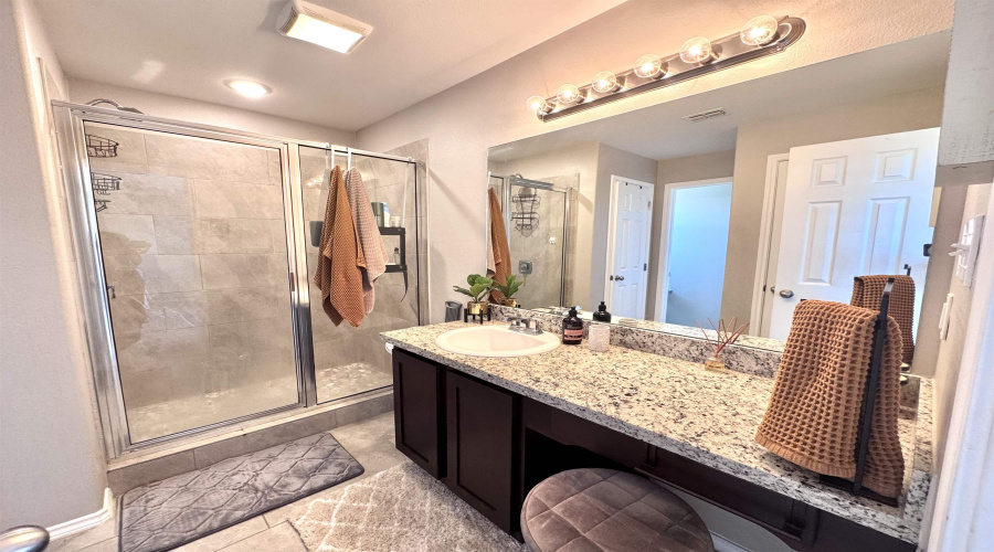 9941 Rosary, Laredo, Texas 78045, 4 Bedrooms Bedrooms, 9 Rooms Rooms,3 BathroomsBathrooms,Residential,For Sale,9941 Rosary,20253924