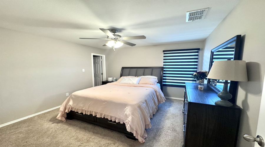 9941 Rosary, Laredo, Texas 78045, 4 Bedrooms Bedrooms, 9 Rooms Rooms,3 BathroomsBathrooms,Residential,For Sale,9941 Rosary,20253924