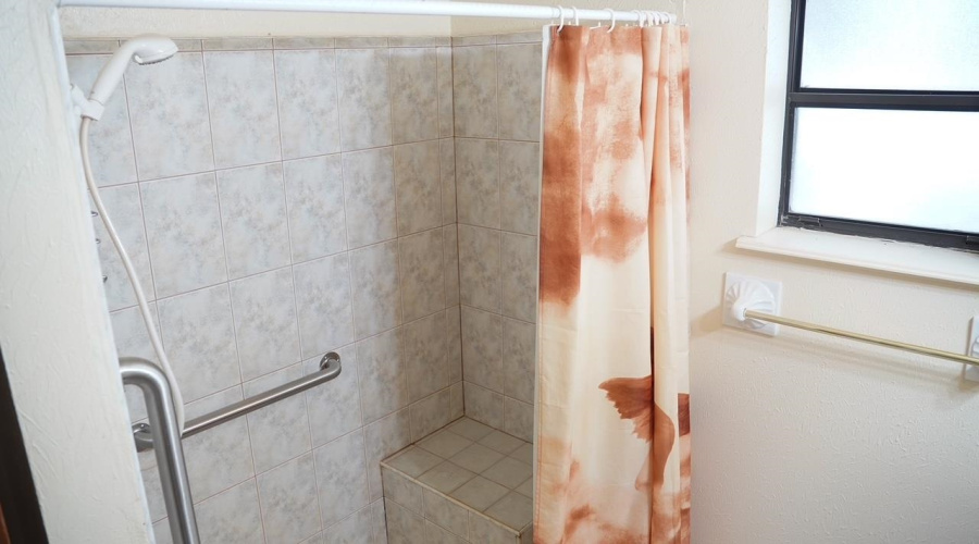 711 W North Ave, Hebbronville, Texas 78361, 3 Bedrooms Bedrooms, 6 Rooms Rooms,2 BathroomsBathrooms,Residential,For Sale,711 W North Ave,20253925