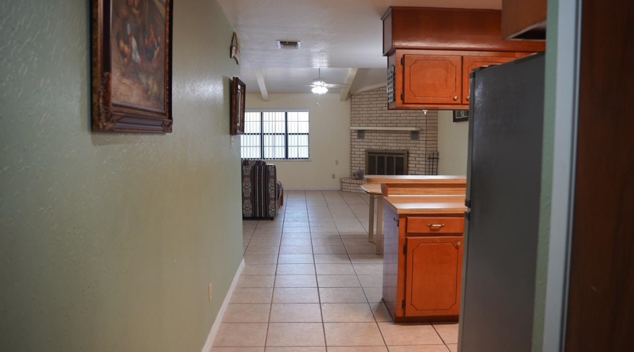 711 W North Ave, Hebbronville, Texas 78361, 3 Bedrooms Bedrooms, 6 Rooms Rooms,2 BathroomsBathrooms,Residential,For Sale,711 W North Ave,20253925